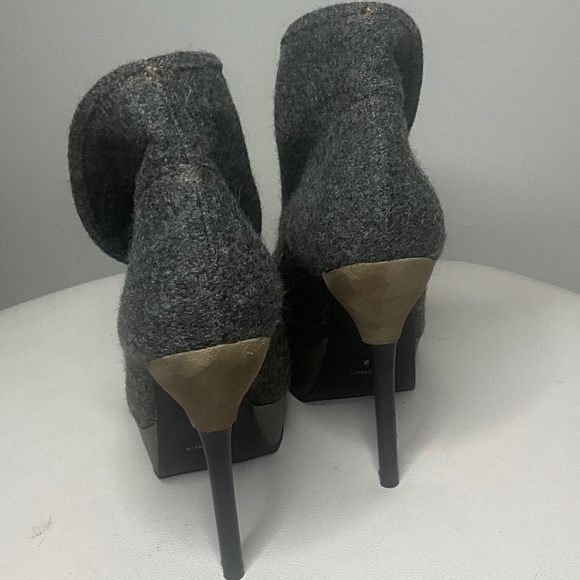 CARVELA Kurt Geiger Grey Flannel Platform Booties - Picture 4 of 6